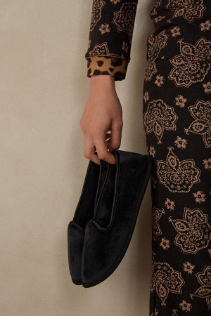Intimissimi Closed Friulane Slippers Svarte | SN-ITMSM58445